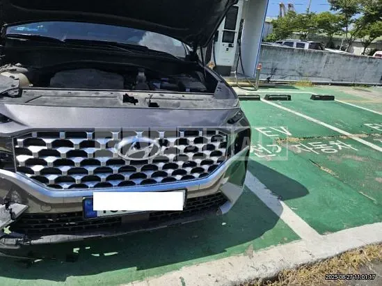 Photo 2 of 8: 2021 Hyundai Santa Fe — Korean insurance auction