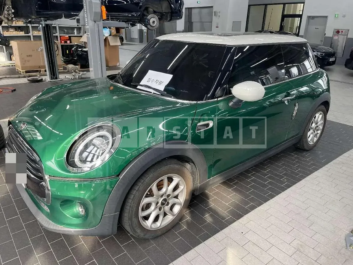 Photo 2 of 11: 2021 MINI Cooper — Korean insurance auction