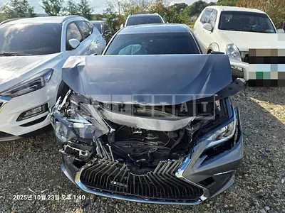 Photo 1 of 5: 2020 Lexus ES300h — Korean insurance auction