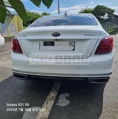 Photo 1 of 17: 2019 Kia K9 AWD — Korean insurance auction