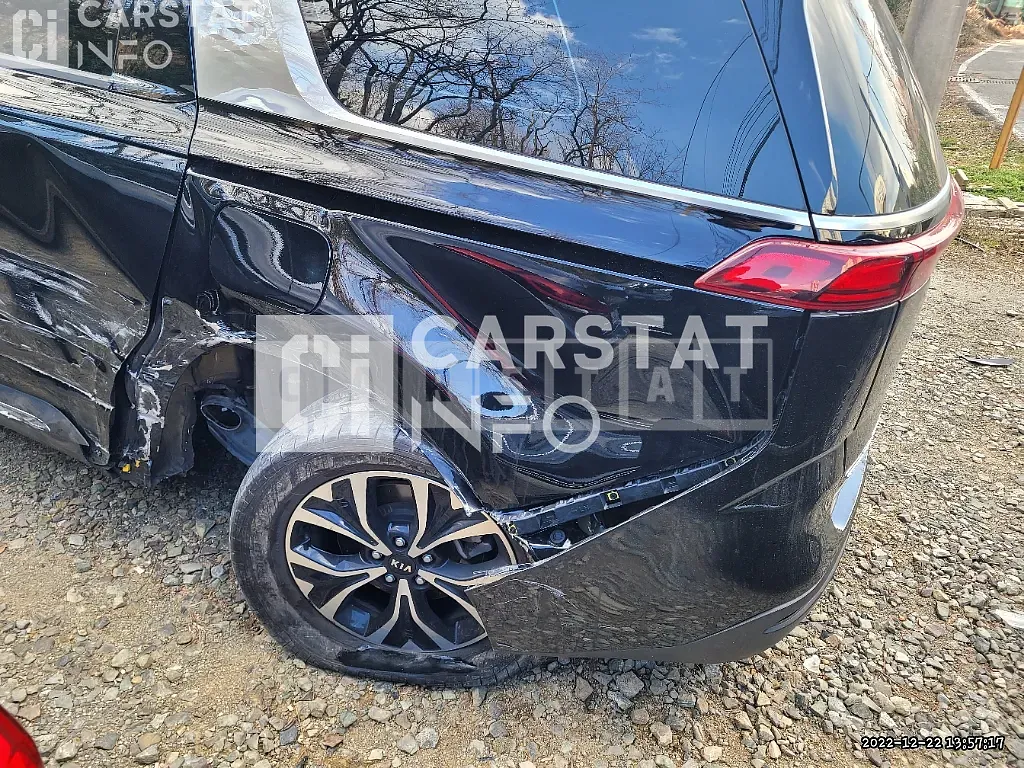 Photo 2 of 62: 2021 Kia Carnival, VIN KNANC81BBMS077799 — Korean insurance auction