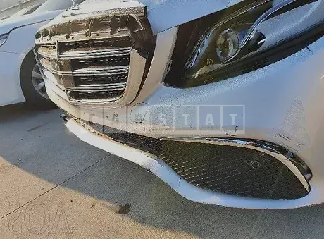 Photo 2 of 9: 2020 Mercedes-Benz E300 e 4Matic, VIN W1KZF5EB5LA841295 — Korean insurance auction