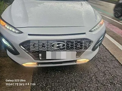Photo 1 of 13: 2018 Hyundai Kona Gasoline — Korean insurance auction