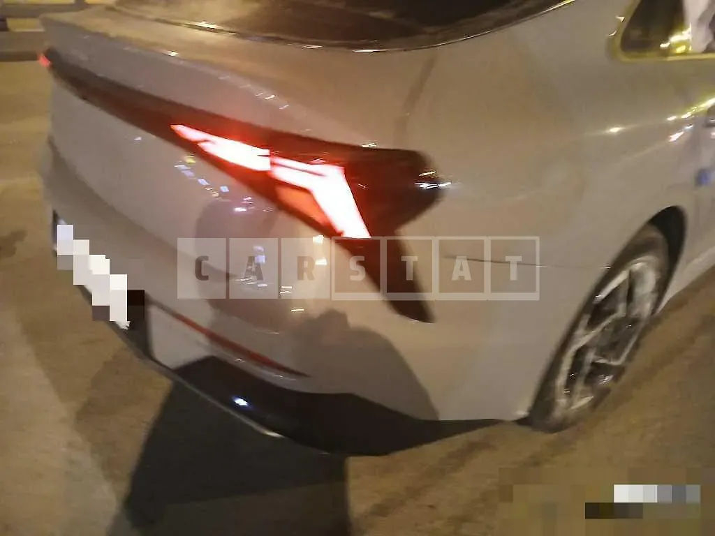 Photo 2 of 26: 2025 Kia K5 — Korean insurance auction