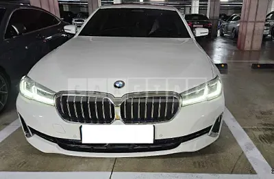 Photo 1 of 19: 2021 BMW 530e — Korean insurance auction