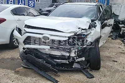 Photo 1 of 27: 2020 Toyota RAV4 Hybrid, VIN JTMDWRFVXLD541965 — Korean insurance auction