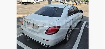 Photo 1 of 13: 2018 Mercedes-Benz E300 4Matic — Korean insurance auction