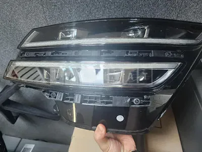 Photo 1 of 5: 2022 Genesis (parts) G80 Headlamp — Korean insurance auction