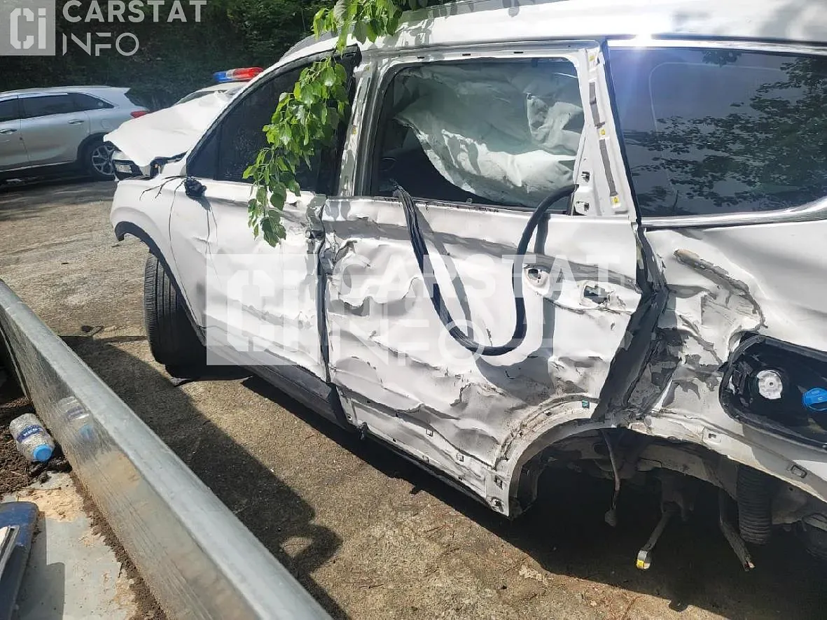Photo 2 of 15: 2020 Hyundai Santa Fe, VIN KMHS381HGMU328111 — Korean insurance auction