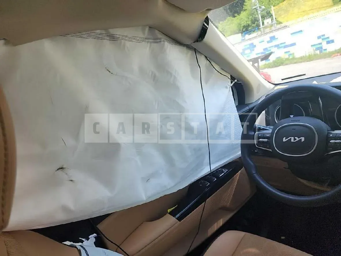 Photo 2 of 52: 2023 Kia Carnivals — Korean insurance auction