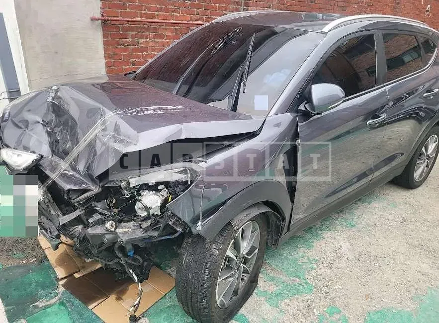 Photo 2 of 5: 2017 Hyundai Tucson TL — Korean insurance auction
