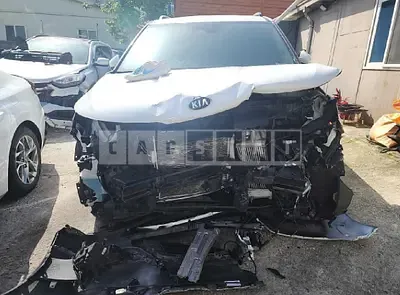 Photo 1 of 34: 2021 Kia Carnival — Korean insurance auction