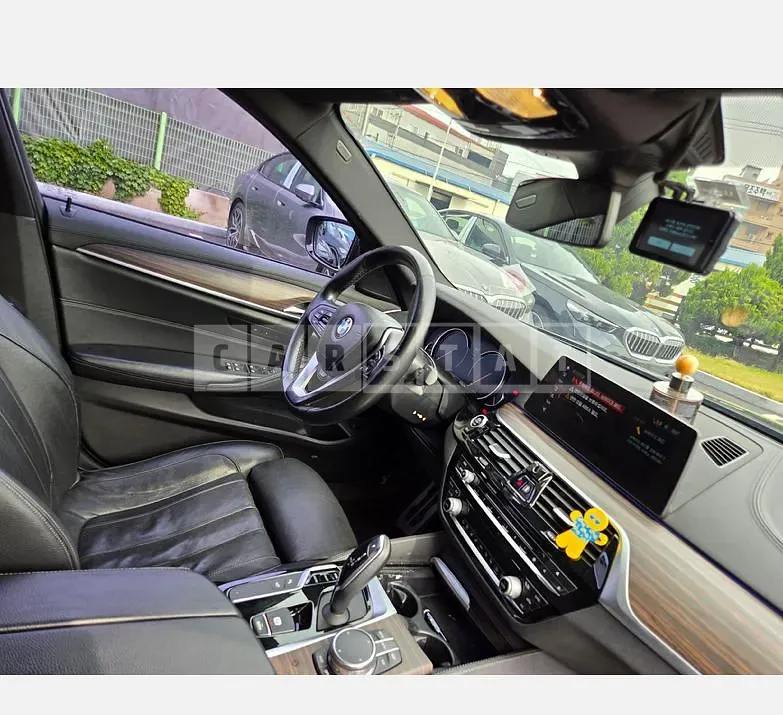 Photo 2 of 22: 2017 BMW 520d xDrive — Korean insurance auction