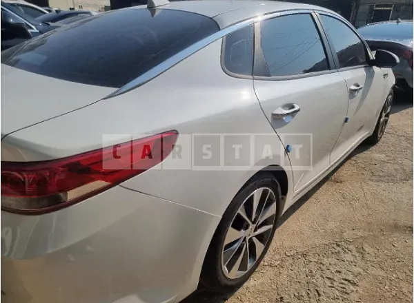 Photo 2 of 14: 2016 Kia K5 — Korean insurance auction