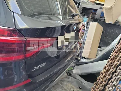 Photo 1 of 17: 2019 BMW X3 xDrive20d Xline, VIN WBAUZ3101LLT05854 — Korean insurance auction