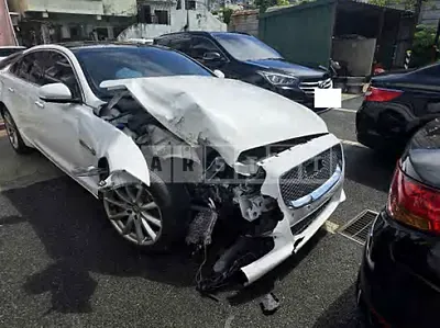 Photo 1 of 18: 2016 Jaguar XJ 3.0d, VIN SAJAA2296GNV93967 — Korean insurance auction