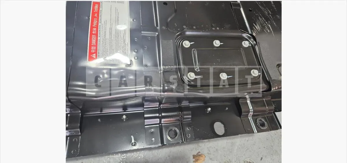Photo 2 of 4: 2025 Kia (parts) Sorento Battery — Korean insurance auction