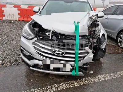 Photo 1 of 9: 2016 Hyundai Santa Fe 2.0 (Diesel), VIN KMHSU81UBGU655592 — Korean insurance auction