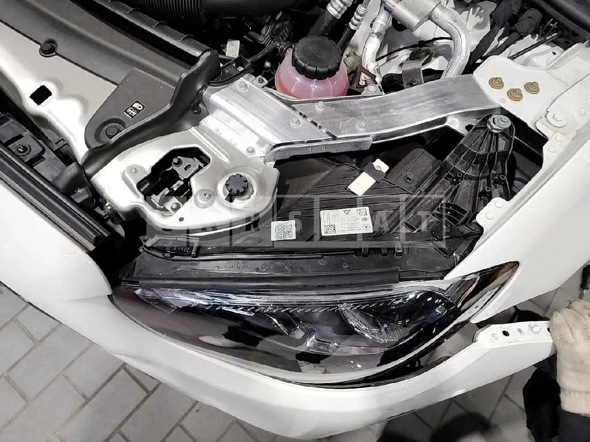 Photo 2 of 3: 2022 Mercedes-Benz (parts) E350 Headlamp, VIN W1KZF8GB8NB065210 — Korean insurance auction
