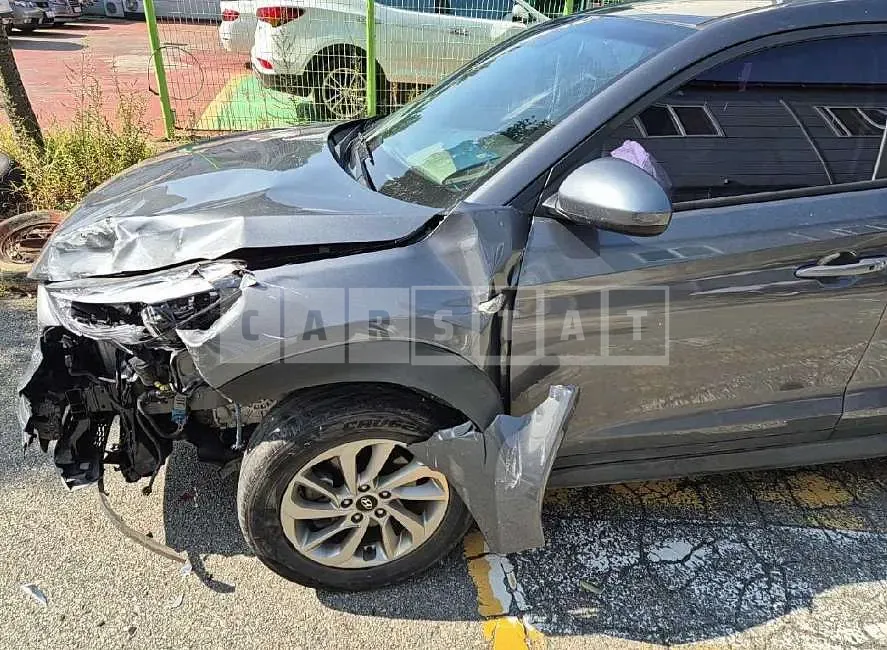 Photo 2 of 8: 2018 Hyundai Tucson TL — Korean insurance auction