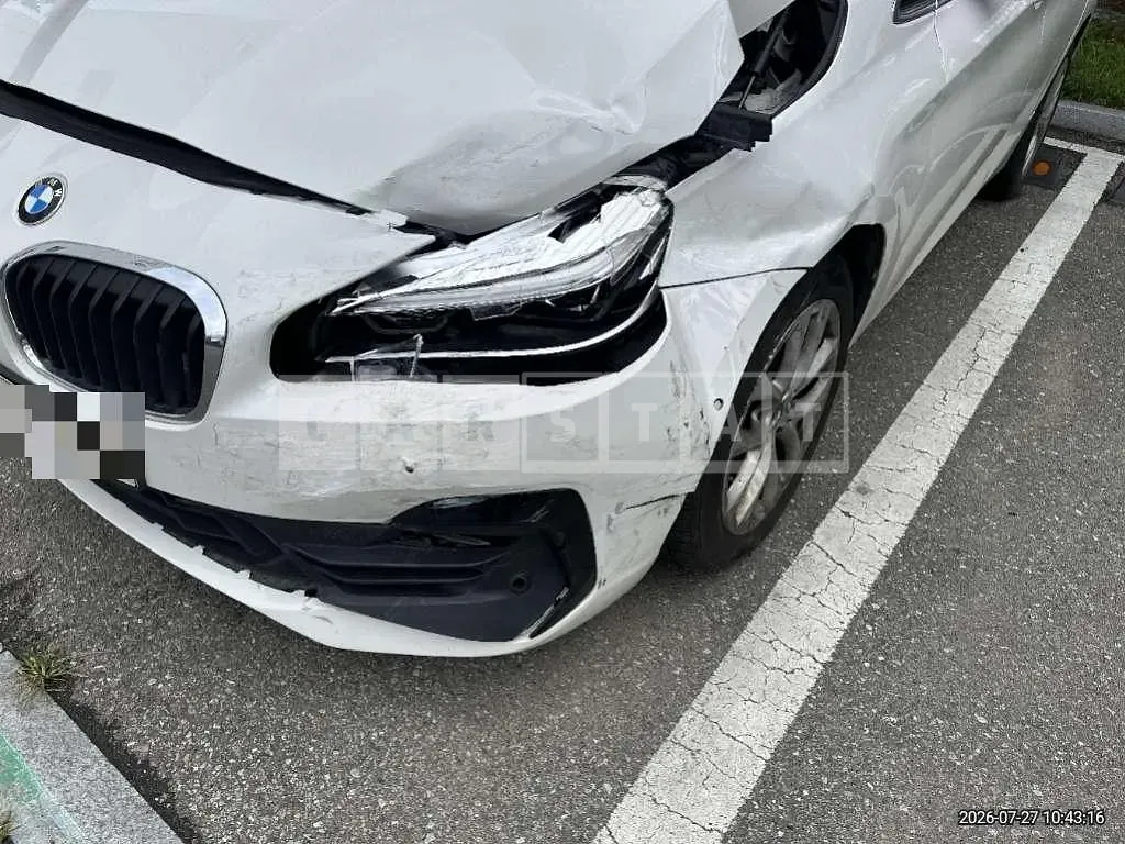 Photo 2 of 35: 2020 BMW Active Tourer Joy Rde — Korean insurance auction