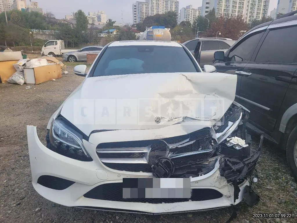 Photo 2 of 16: 2019 Mercedes-Benz C220 d, VIN WDDWF1EB3KR476496 — Korean insurance auction