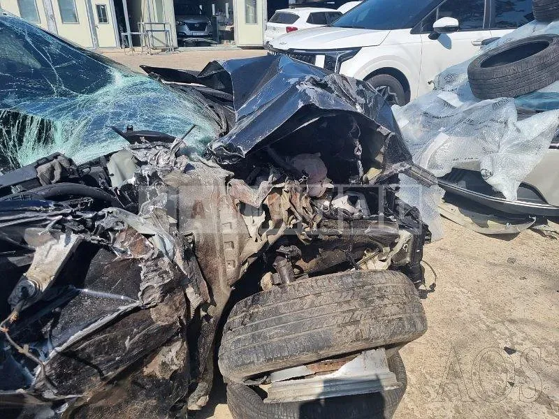 Photo 2 of 17: 2021 Hyundai Tucson, VIN KMHJB81CBNU106811 — Korean insurance auction