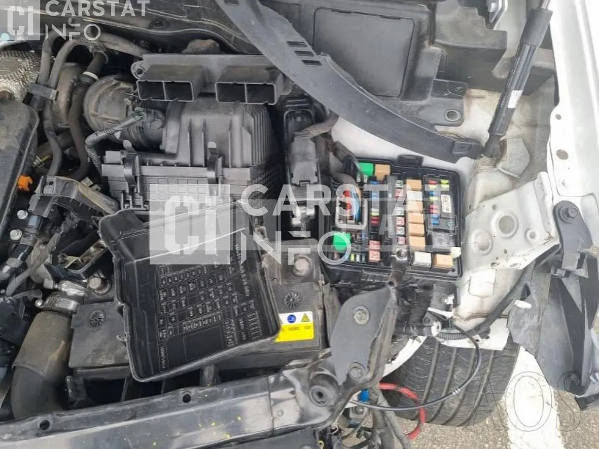 Photo 2 of 18: 2018 Hyundai Santa Fe 2.0 — Korean insurance auction