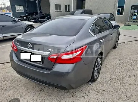 Photo 2 of 5: 2017 Nissan Altima 2.5, VIN 1N4AL3AP4HC111823 — Korean insurance auction