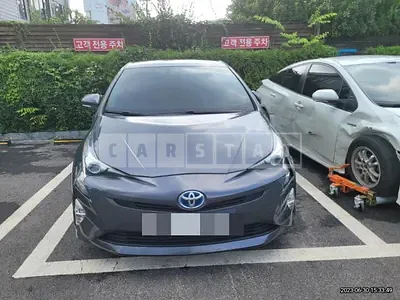 Photo 1 of 48: 2018 Toyota Prius, VIN JTDKBRFU9J3081565 — Korean insurance auction
