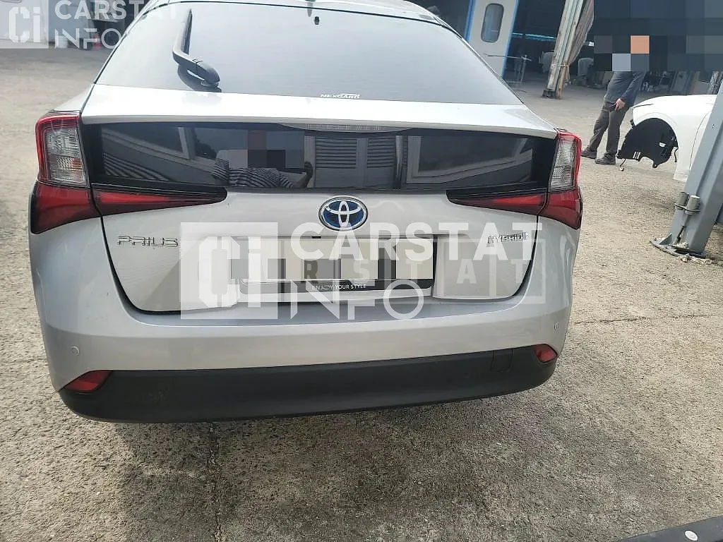 Photo 2 of 13: 2020 Toyota Prius 2WD, VIN JTDKARFU4L3123095 — Korean insurance auction