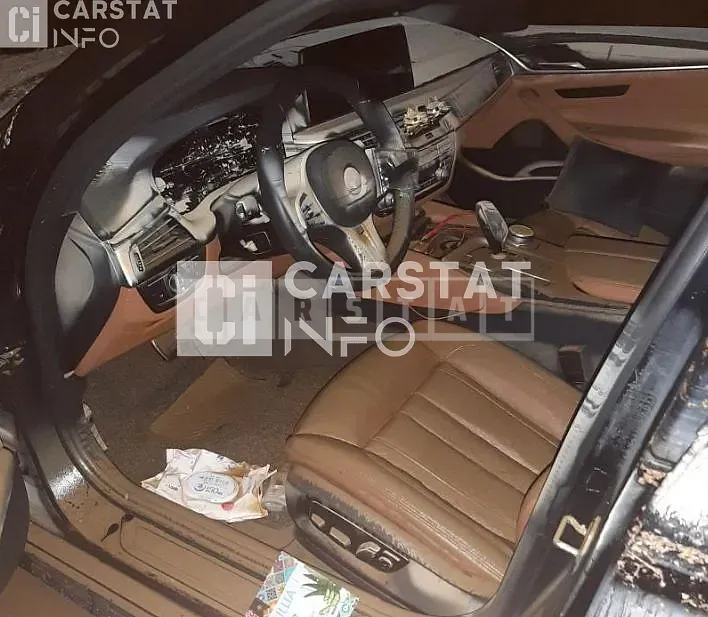Photo 2 of 3: 2022 BMW Calm 520i — Korean insurance auction