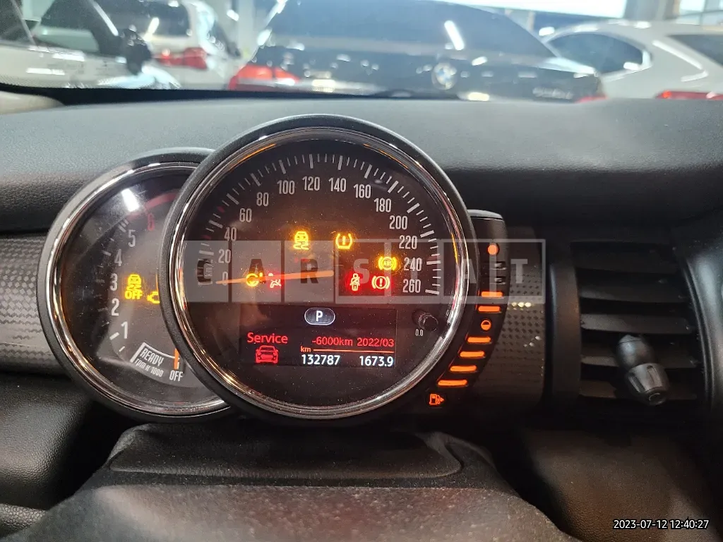 Photo 2 of 17: 2016 MINI Cooper D, VIN WMWXN3108G3B42976 — Korean insurance auction