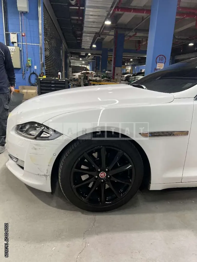 Photo 2 of 5: 2016 Jaguar XJ 3.0d — Korean insurance auction