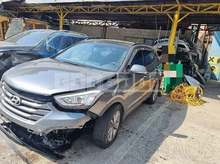 Photo 2 of 13: 2015 Hyundai Santa Fe 2.0 (4WD), VIN KMHSW81UDFU466089 — Korean insurance auction