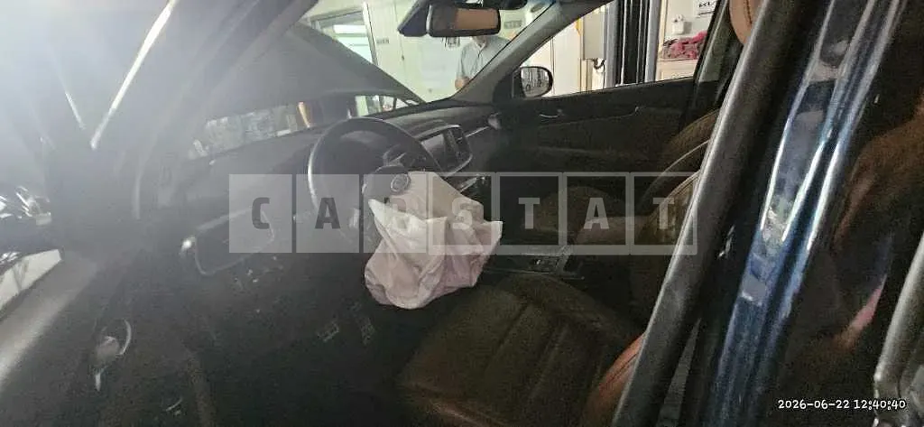 Photo 2 of 12: 2019 Kia Sorento 4WD — Korean insurance auction