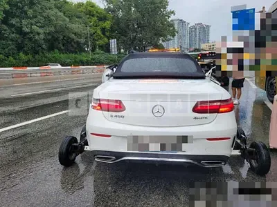 Photo 1 of 25: 2019 Mercedes-Benz E450 4Matic Cabriolet — Korean insurance auction