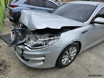 Photo 1 of 9: 2016 Kia K5 — Korean insurance auction