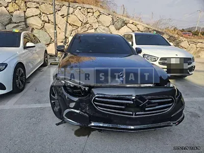 Photo 1 of 24: 2021 Mercedes-Benz E300 e 4Matic — Korean insurance auction