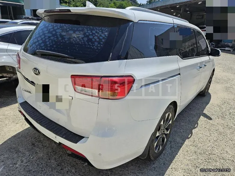 Photo 2 of 9: 2016 Kia Carnivals — Korean insurance auction