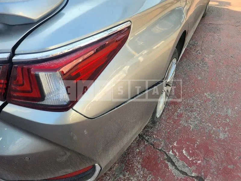 Photo 2 of 38: 2019 Lexus ES300h, VIN JTHB21B1XL2073799 — Korean insurance auction