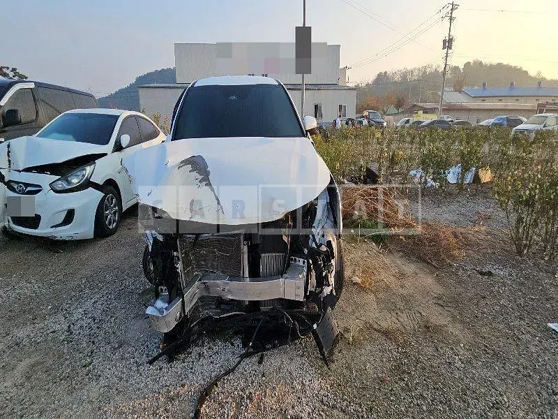 Photo 2 of 22: 2024 Kia Sorento 4WD — Korean insurance auction