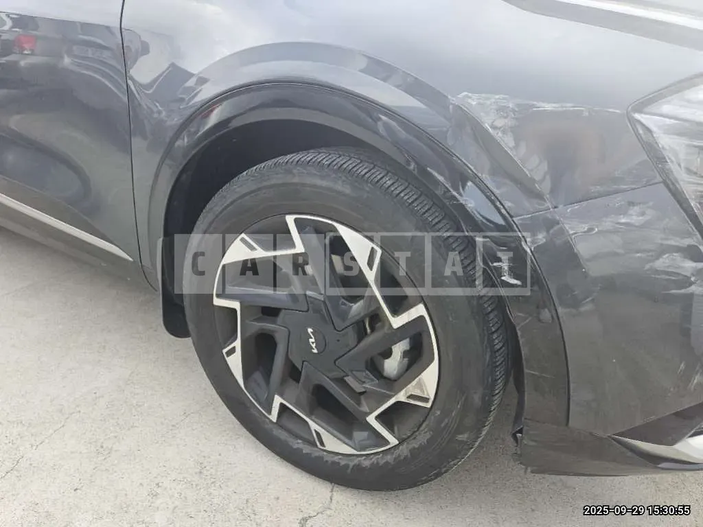 Photo 2 of 3: 2022 Kia (part) Sportage Headlamp, Wheel — Korean insurance auction