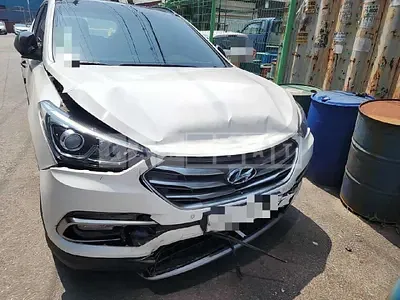 Photo 1 of 33: 2015 Hyundai Santa Fe DM 4WD, VIN KMHSW81XDGU605777 — Korean insurance auction