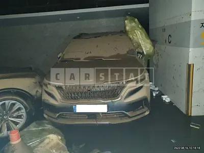 Photo 1 of 2: 2021 Kia Carnival, VIN KNANE813BMS031604 — Korean insurance auction