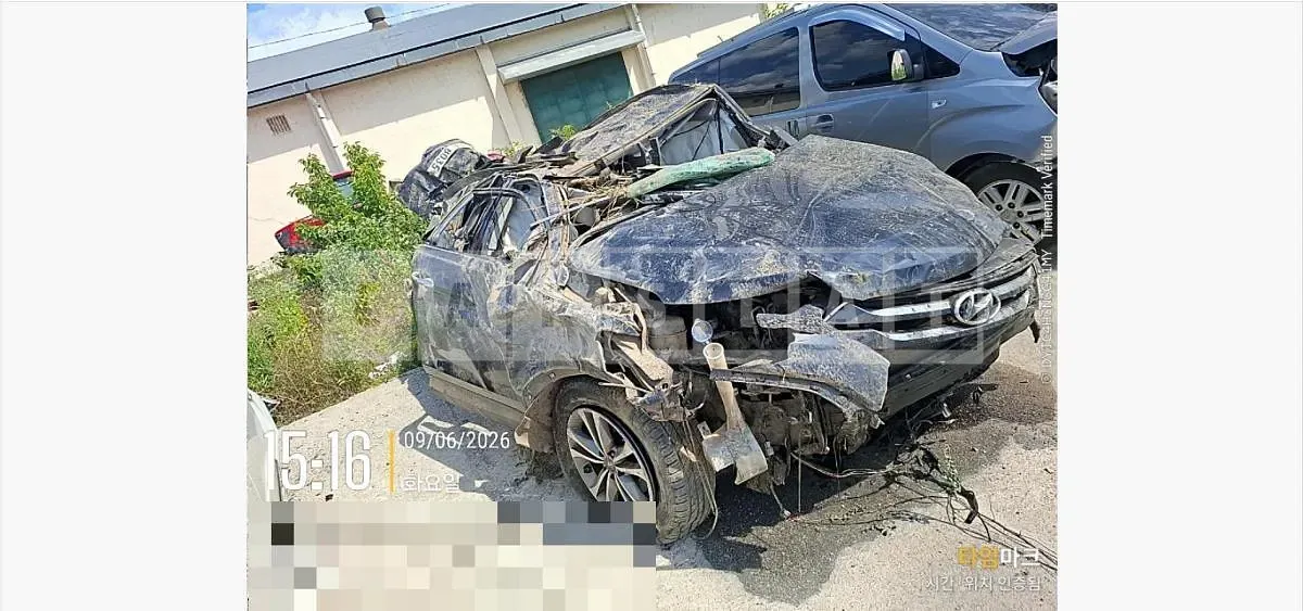 Photo 2 of 5: 2015 Hyundai Santa Fe 2.0 — Korean insurance auction