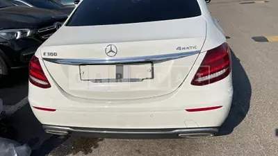 Photo 1 of 25: 2017 Mercedes-Benz E300 4Matic — Korean insurance auction
