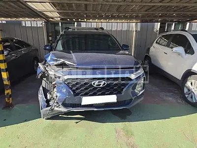 Photo 1 of 32: 2018 Hyundai Santa Fe, VIN KMHS281BBKU103402 — Korean insurance auction