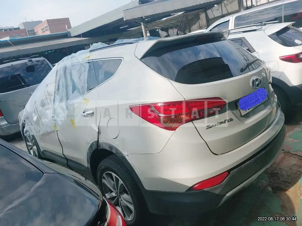 Photo 2 of 7: 2015 Hyundai Santa Fe, VIN KMHSW81UBFU461061 — Korean insurance auction