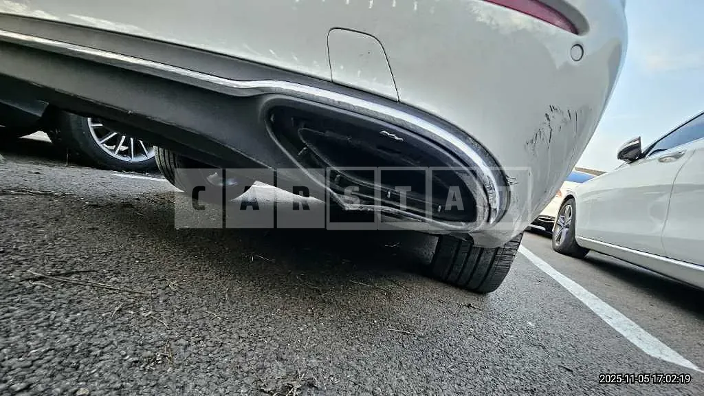 Photo 2 of 28: 2023 Mercedes-Benz E300 e 4Matic — Korean insurance auction